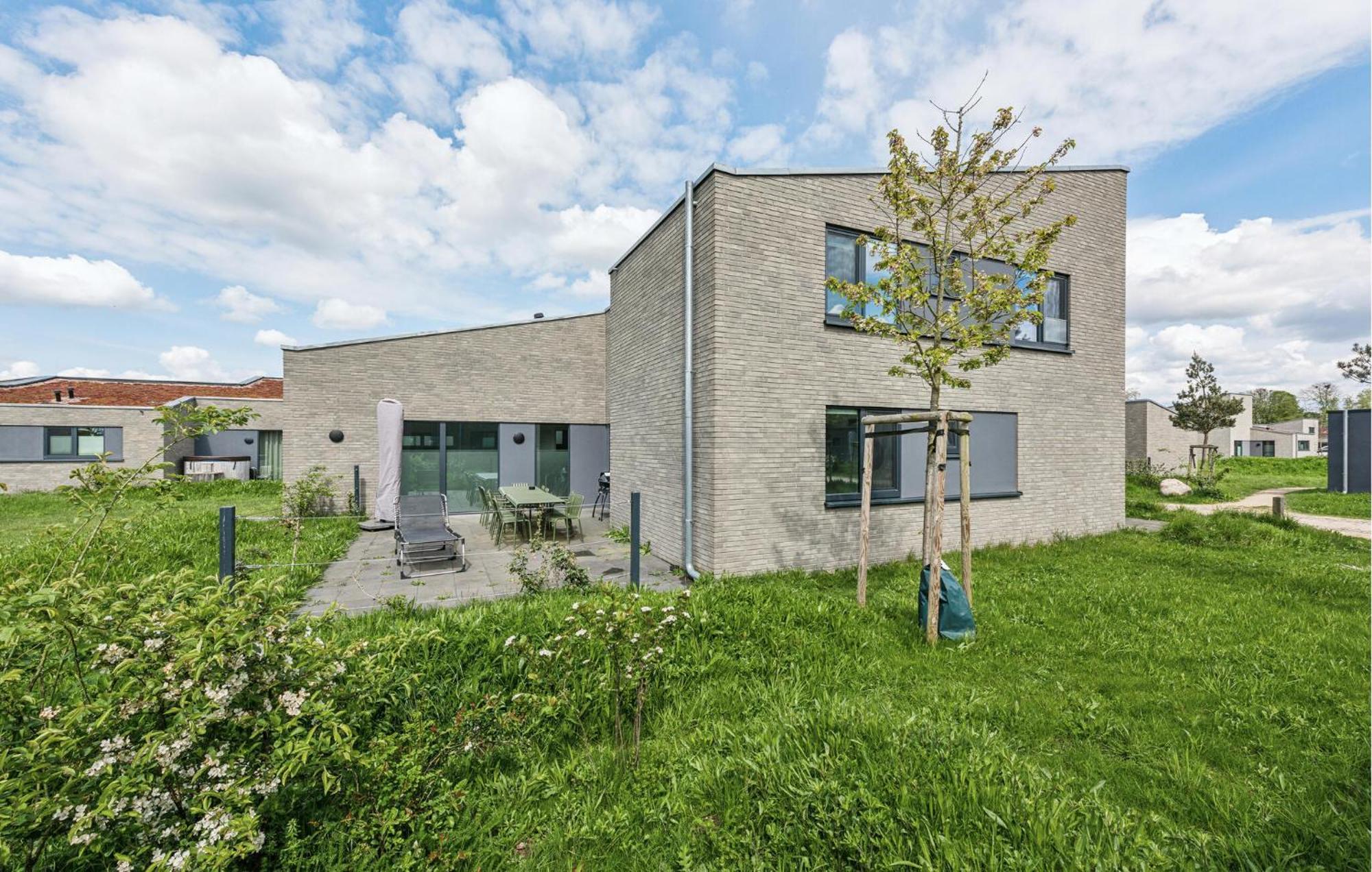 Nice Home In Lembruch-Duemmer See With Sauna Екстер'єр фото